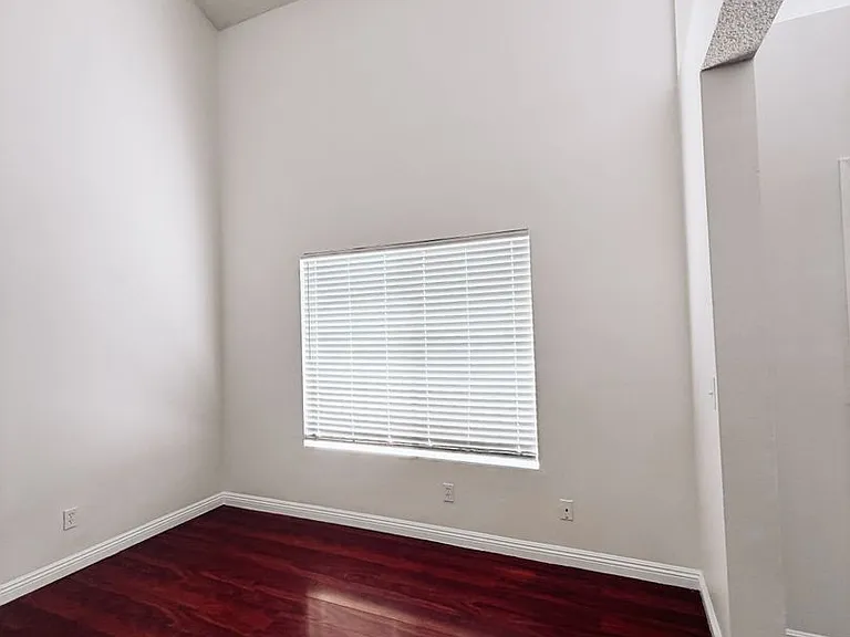 14814 Inglewood Ave. — Photo 9