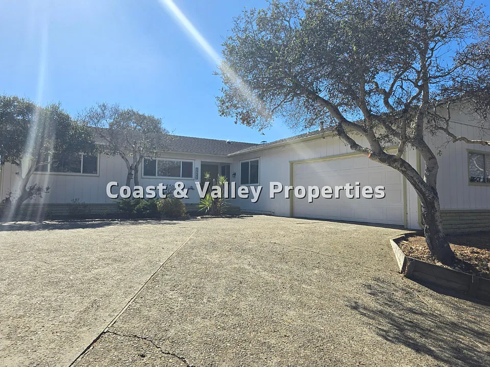 15480 Oak Hills Dr