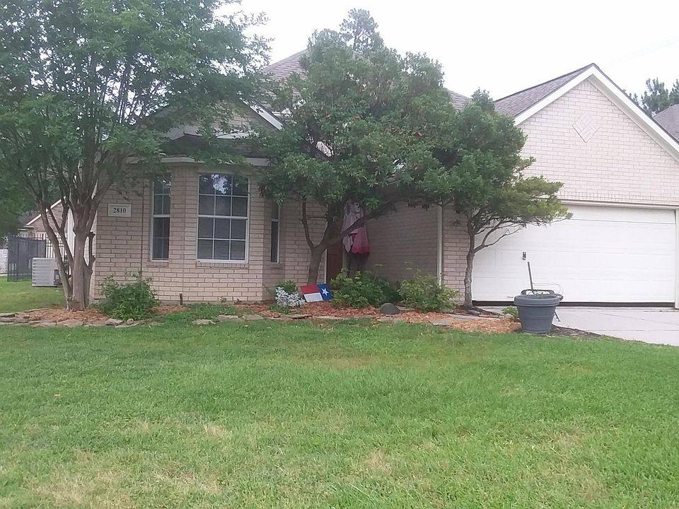 great corner lot good location on quiet cul de sac