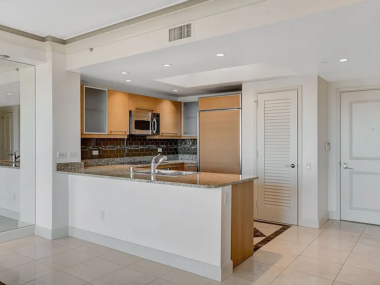 322 Karen Ave #2705 — Photo 4