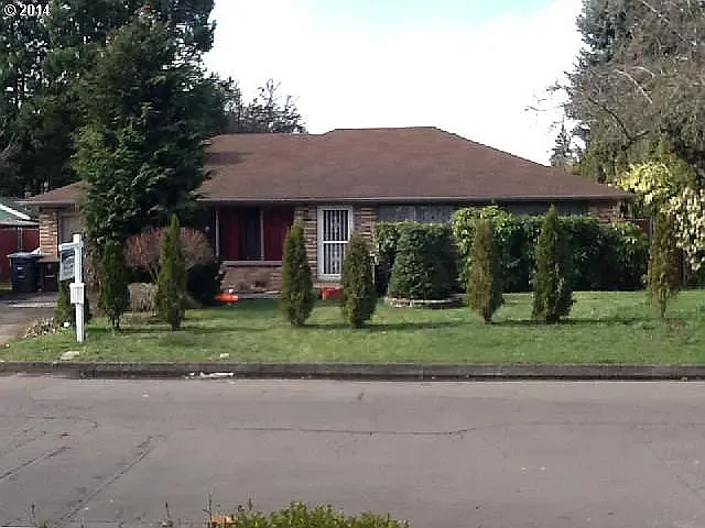 659 SE 11th Ave — Photo 1