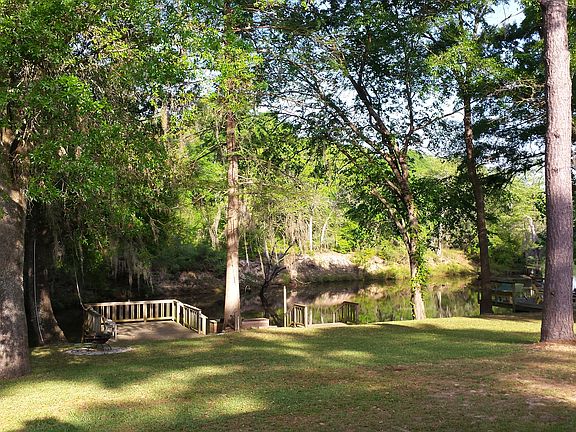 2nd image of 748 Creekside Dr