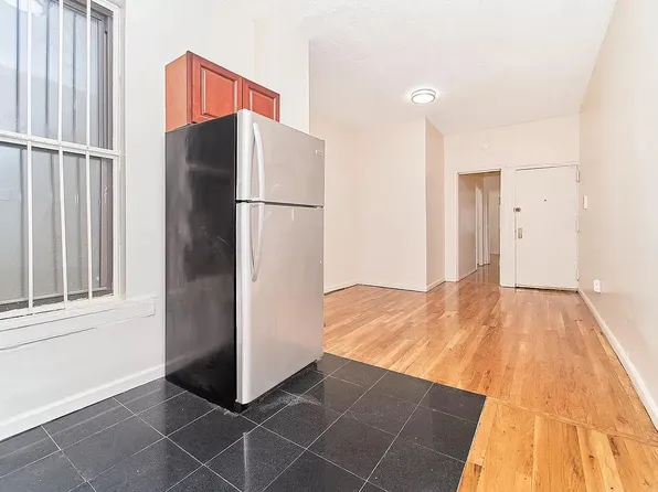 581 East 137th Street image 10 of 11