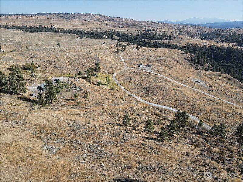 5th image of 19 Meadowlark Road