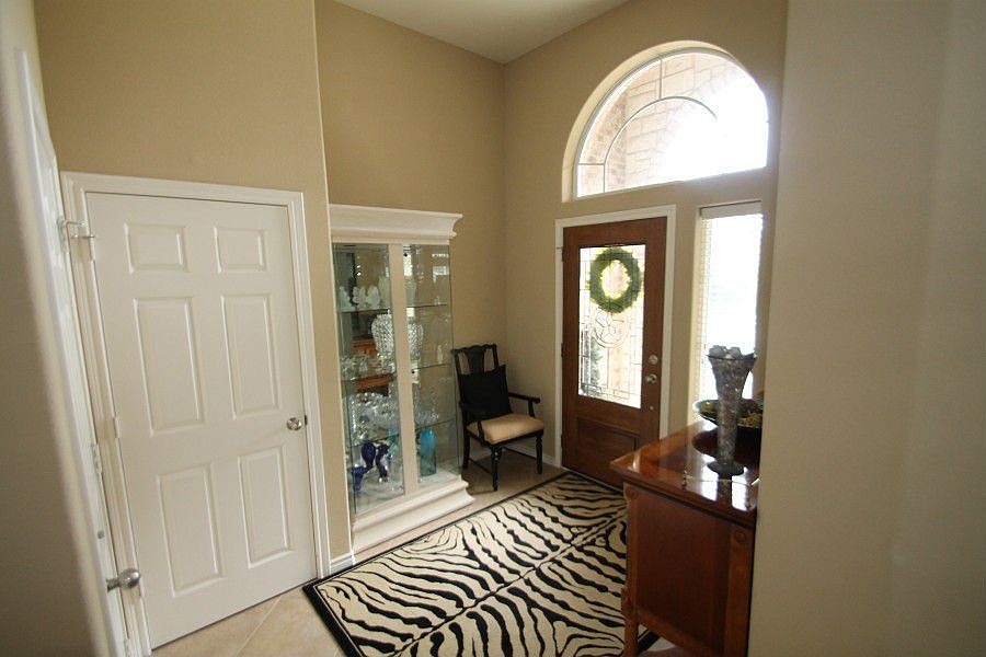 1st image of 802 Cashew Ln