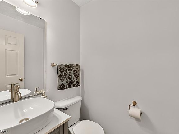 4th image of 9995 Beverly Ln