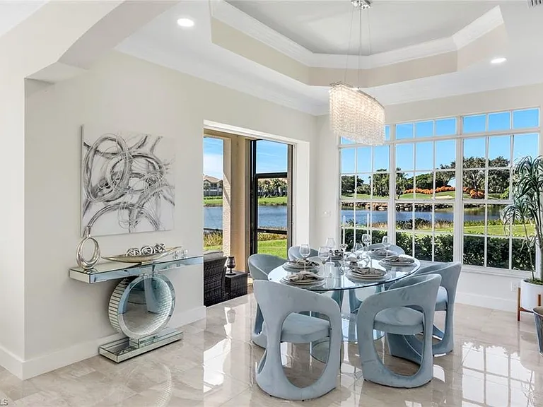 22660 Fairlawn Ct — Photo 23