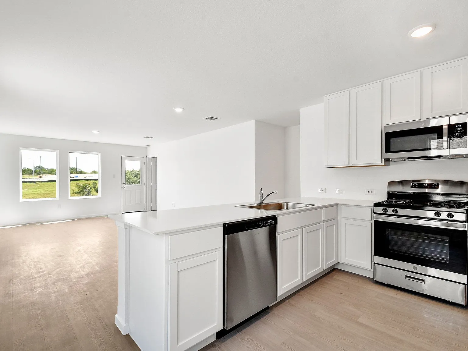 3 bed, 1266 sqft, $1,495 — Photo 3