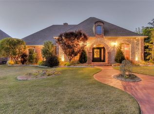2117 Woodcrest Ln, Edmond, OK 73034