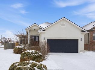 142 Amy Croft Dr, Lakeshore, ON N9K 1E5