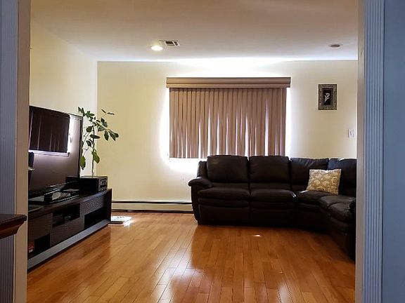 5th image of 57 Lynbrook Ave