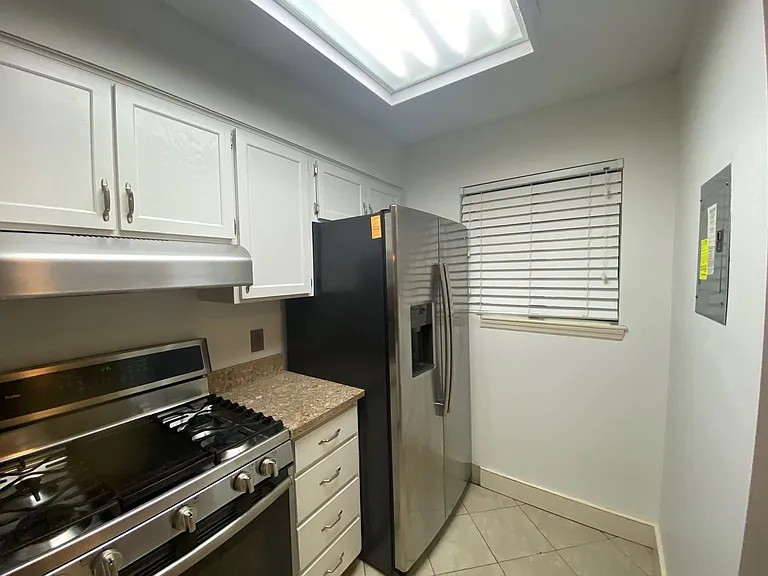 1730 Beechwood Cir N — Photo 10