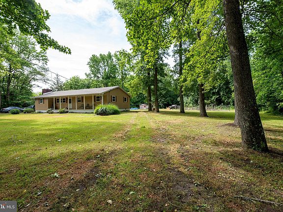 3rd image of 3759 Maple Ave