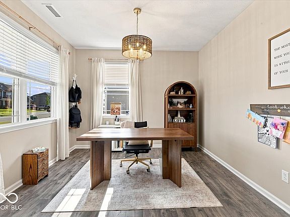 4th image of 6039 Madera Dr