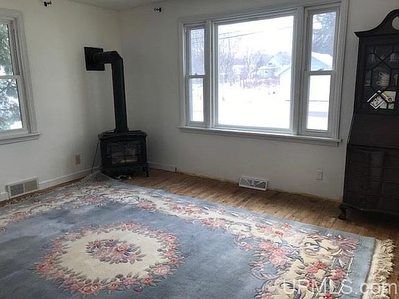4th image of 41850 S Hancock St