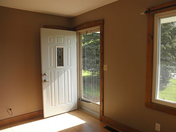 3rd image of 103 S Maxine Dr