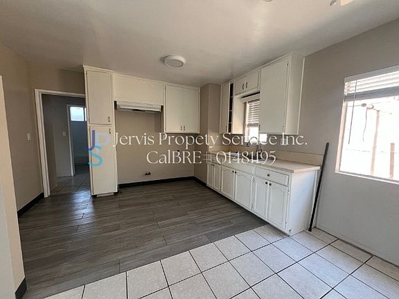3rd image of 5945 Lanto St