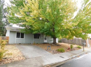 1127 SW Ballinger Dr, Grants Pass, OR 97526