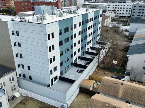 187 Culver Avenue image 13 of 16