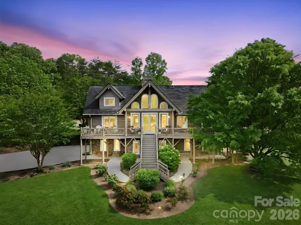 112 Sunny Morning Ct, Hendersonville, NC 28792