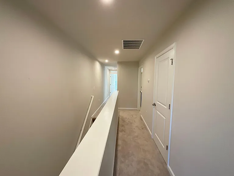 5889 Creekside Crossing Dr — Photo 10