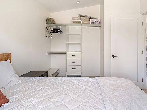 4th image of 7012 Petit Ave