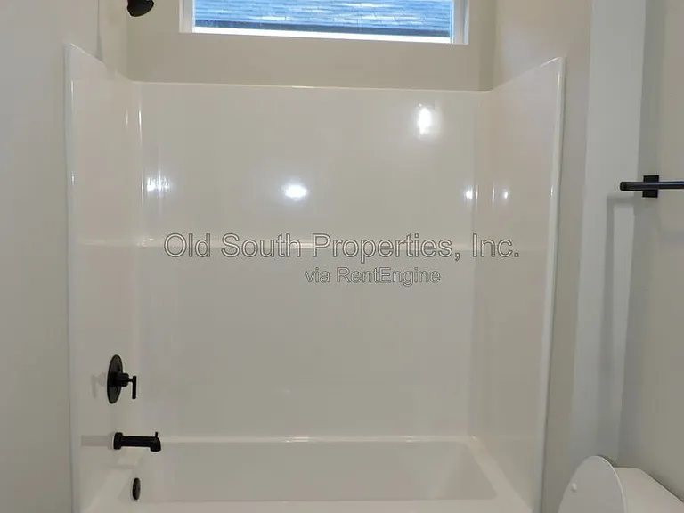 706 N F St #B — Photo 27