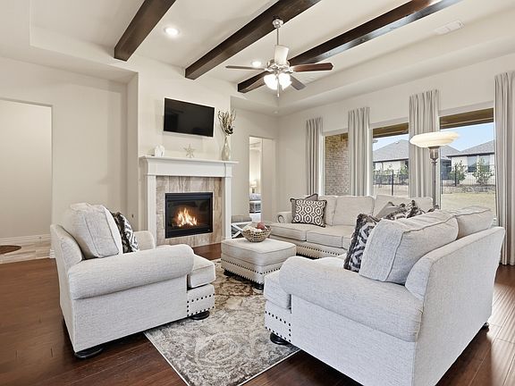 5th image of 831 Rio Vista Ln
