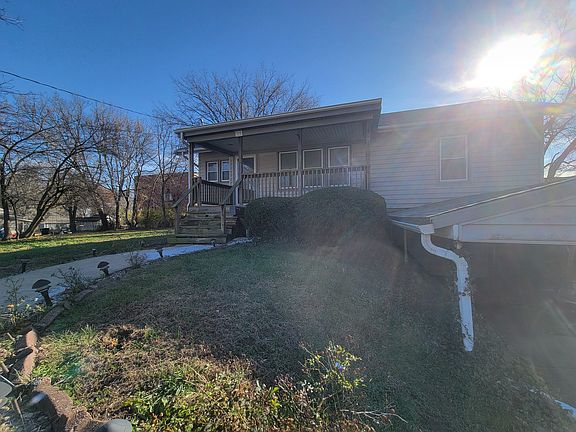 3rd image of 313 E South Ave