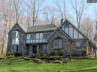 11601 Colchester Ln, Chagrin Falls, OH 44023