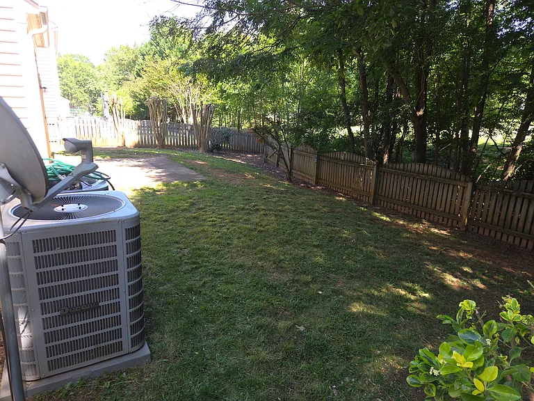 7811 Noland Woods Dr — Photo 17