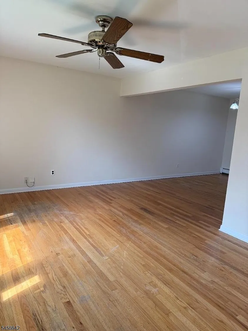 3 bed, 2.0 bath, $4,250 — Photo 2