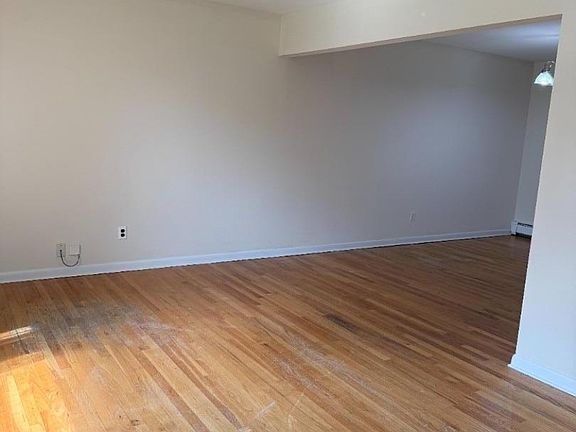 2nd image of 403 Longview Ct