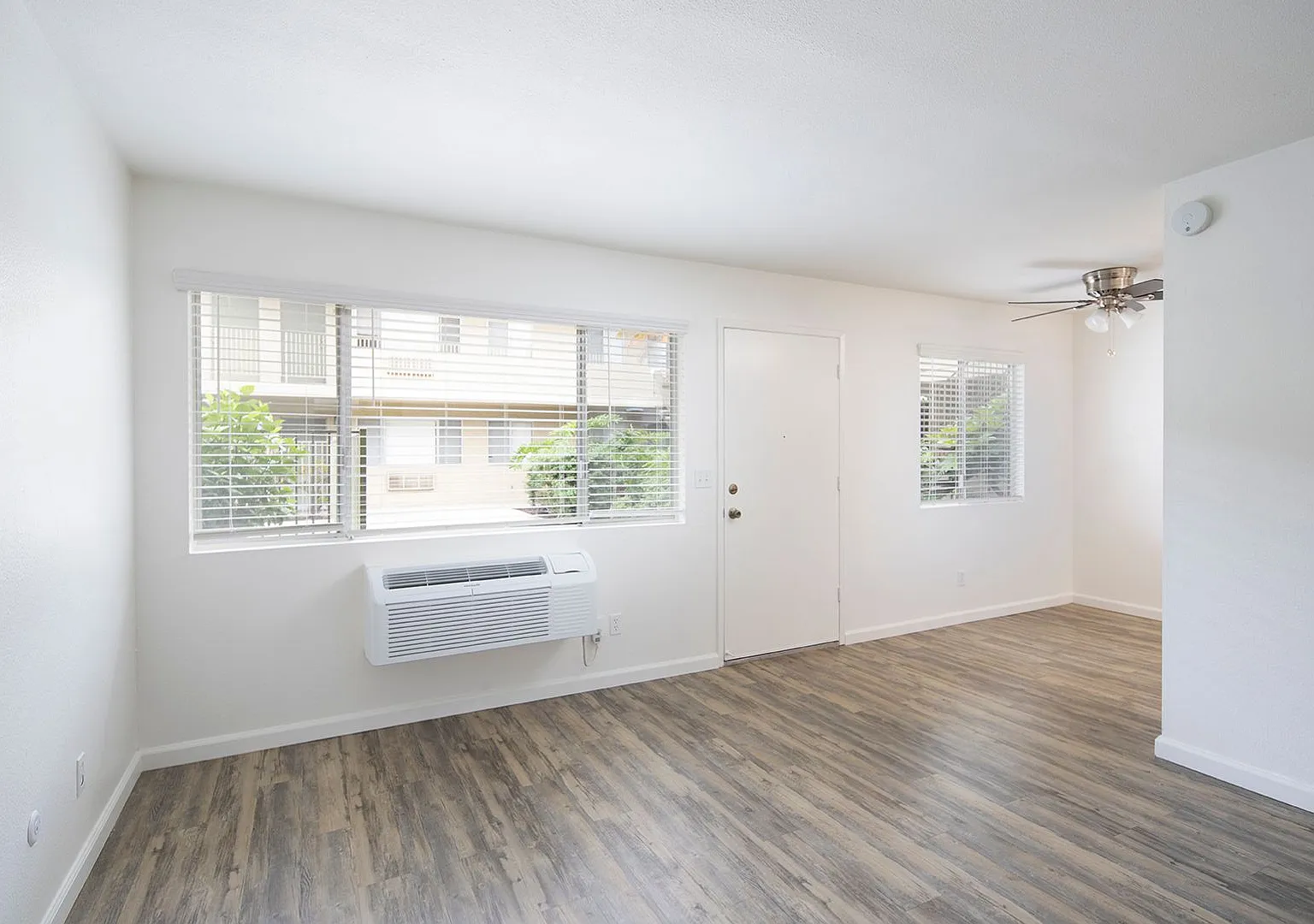 Palm Estates Apartments — Photo 4