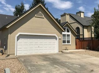 2133 Crosspoint Ave, Santa Rosa, CA 95403