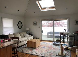 1 Marine Pl, Island Park, NY 11558