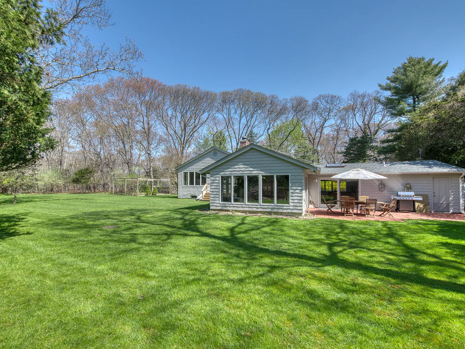 194 Woodbine Drive, East Hampton — Photo 2
