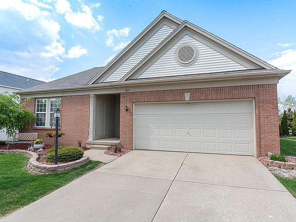 2nd image of 1871 Hollow Creek Dr SE