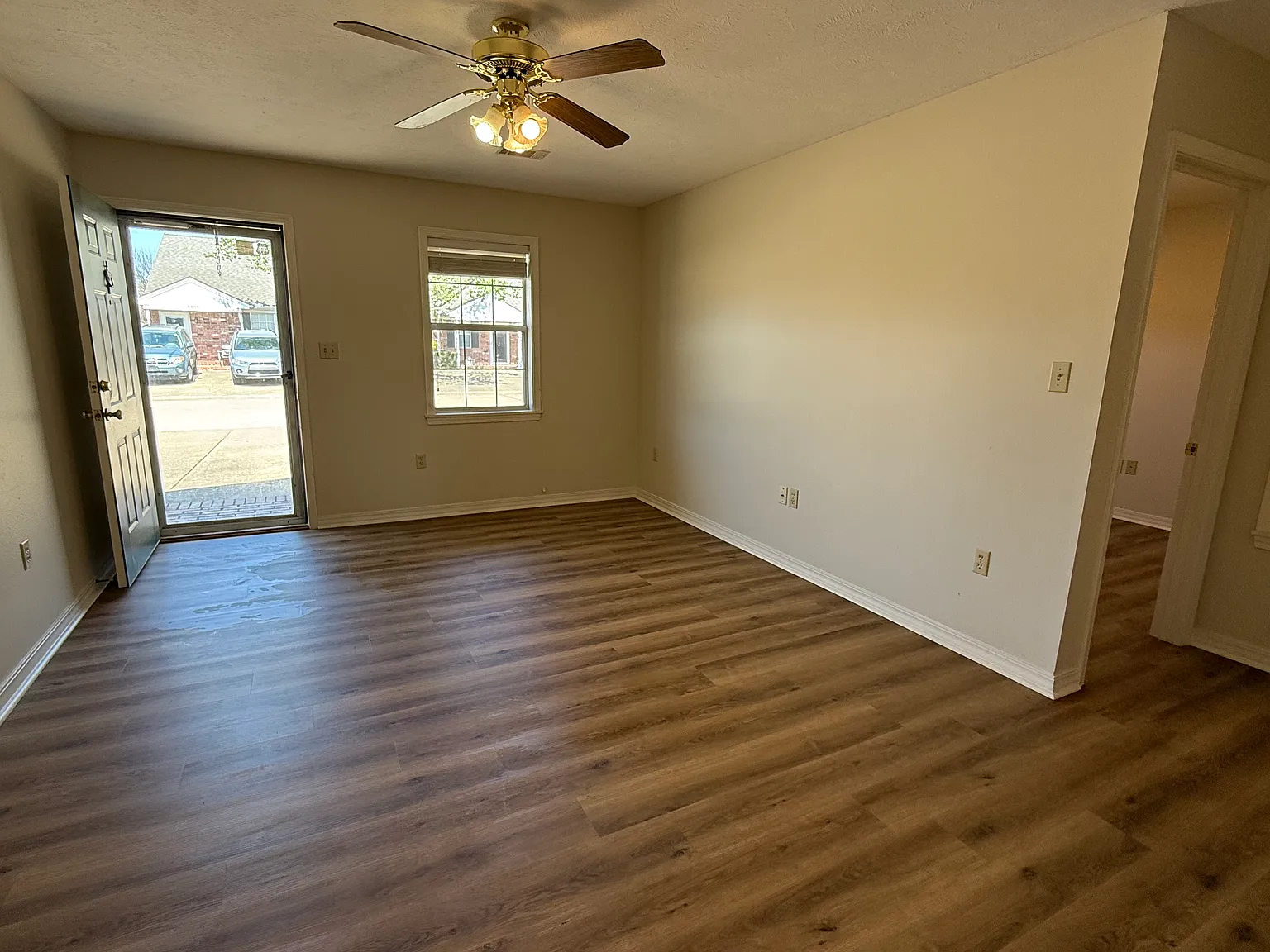 2 bed, 1252 sqft, $1,400 — Photo 4