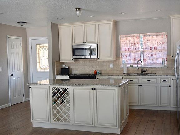 4th image of 108 Albrighton Dr
