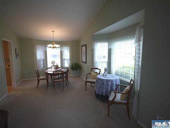 3rd image of 831 N Minstrel Rd