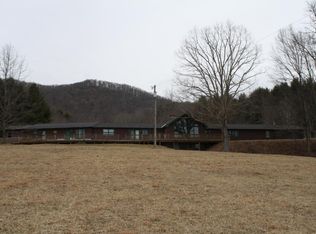 9494 Lobelia Rd, Hillsboro, WV 24946