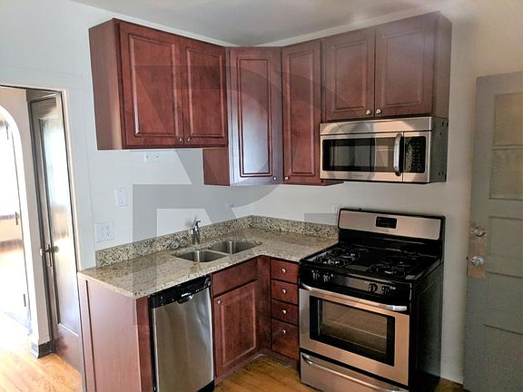 5th image of 2100 W Ainslie St #2102W1