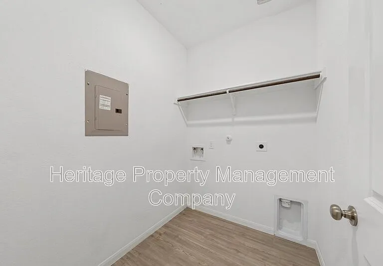 2700 Coral Valley — Photo 31