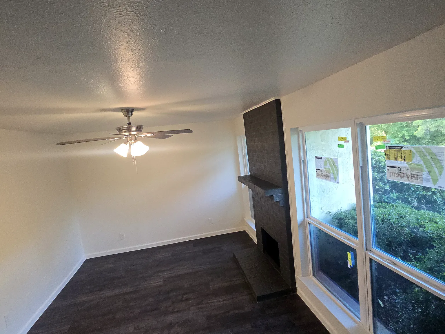 3 bed, 2.5 bath, 1416 sqft, $2,100 — Photo 4