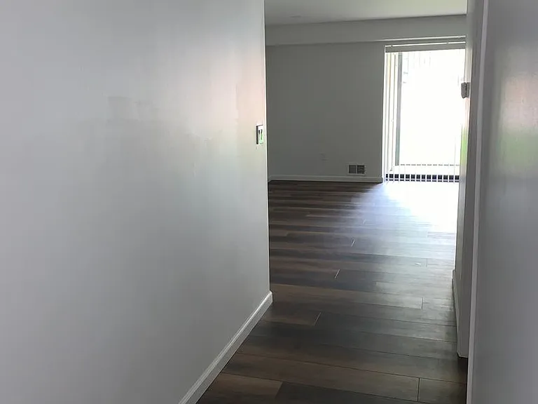 18233 University Park Dr — Photo 2