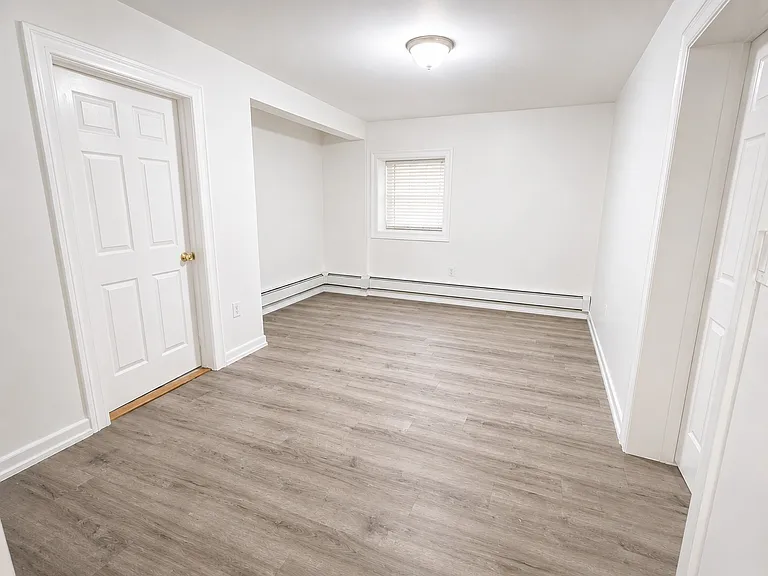 121 Brookside Ave #1F — Photo 2