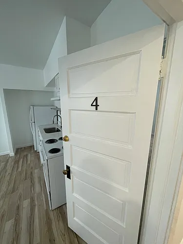 125 Lakewood Ave Photo 1