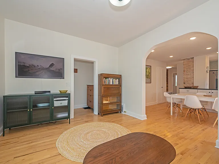 526 N 16th Ave E — Photo 7