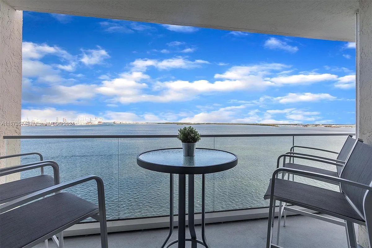 Building Photo - 800 Claughton Island Dr #1204